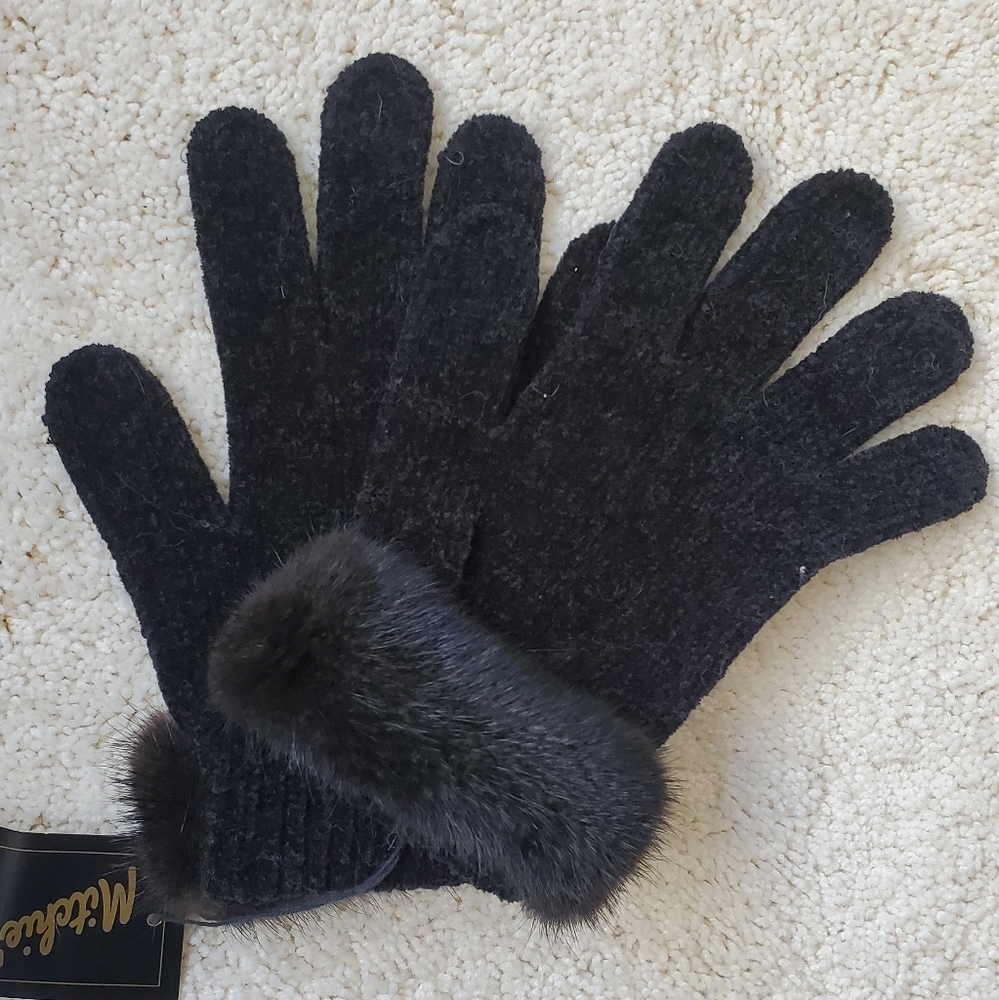 NWT Chenille Mini Mitts with Mink Fur Trim